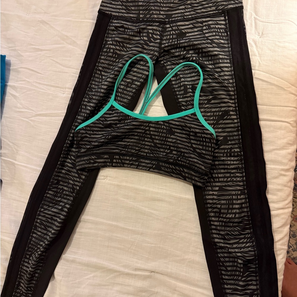 lululemon athletica Black and Teal Patterned Sports Bra with matching leggings - Picture 6 of 8
